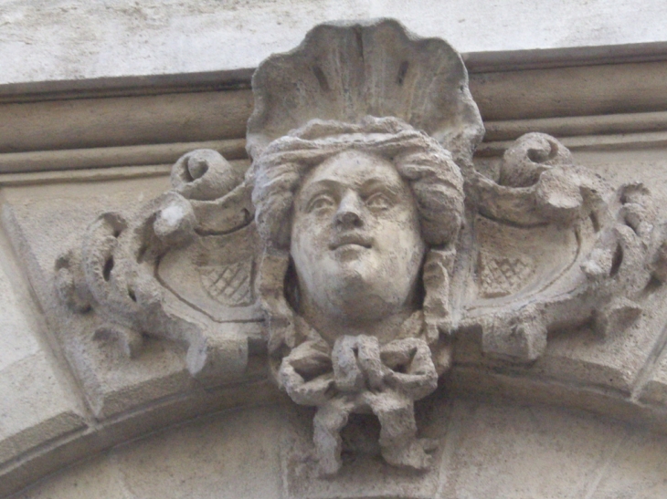 Mascaron. - Bordeaux