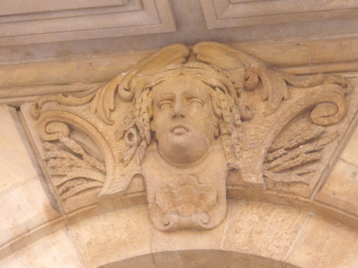 Mascaron. - Bordeaux