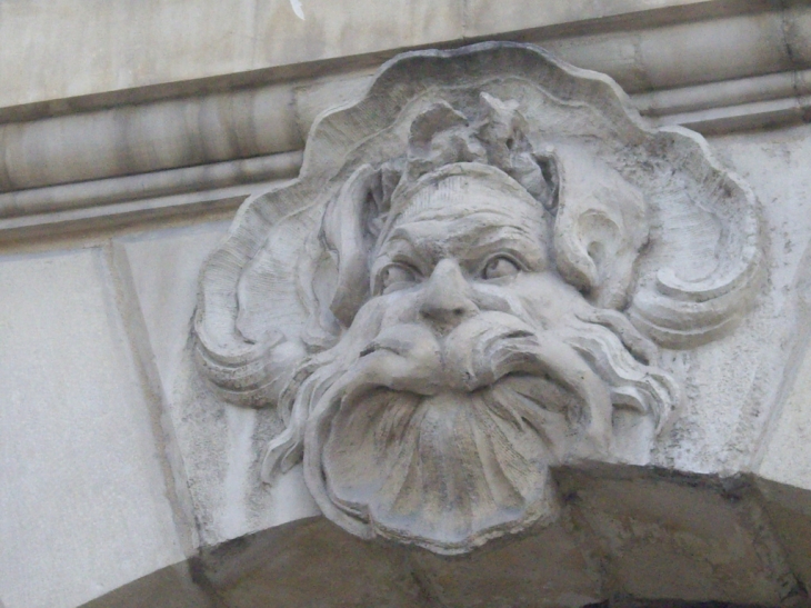 Mascaron. - Bordeaux