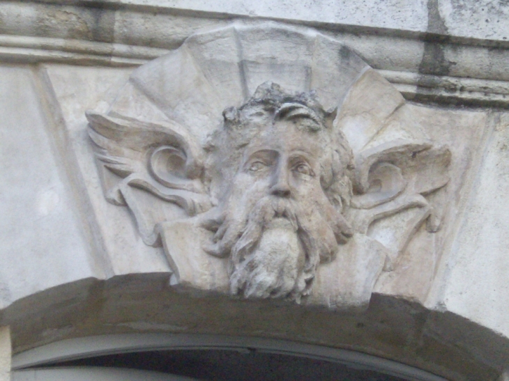 Mascaron. - Bordeaux