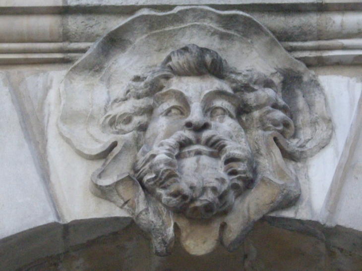 Mascaron. - Bordeaux