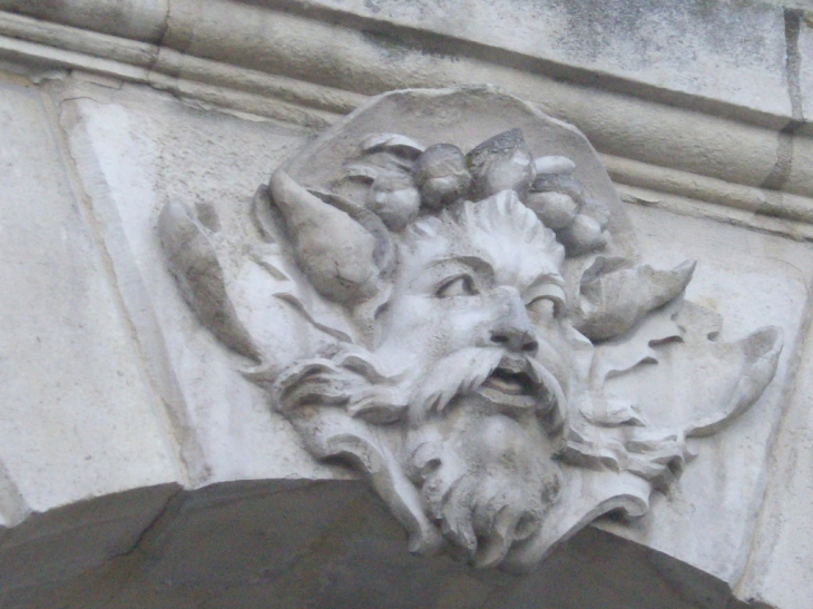 Mascaron. - Bordeaux