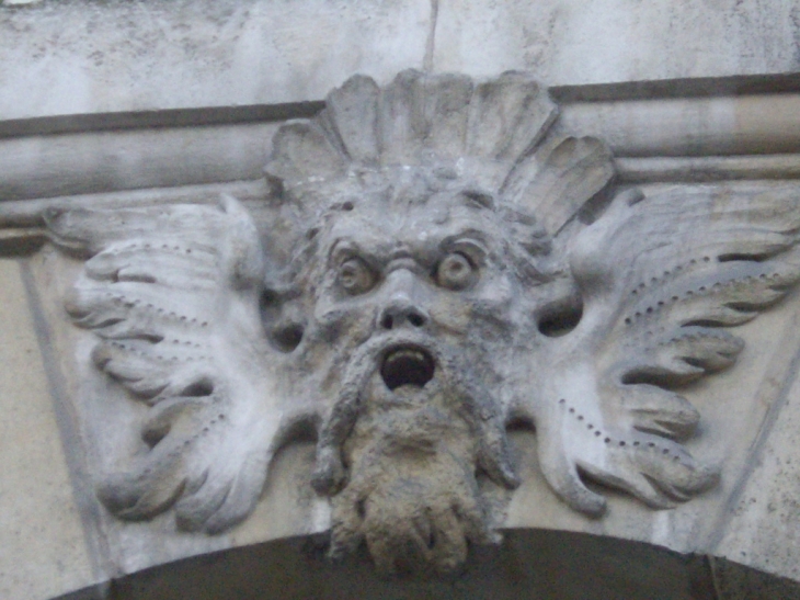 Mascaron. - Bordeaux