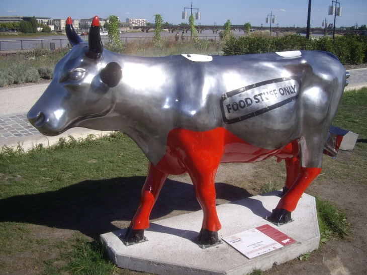 Vachement belle la vache de la Cow Parade !!! - Bordeaux