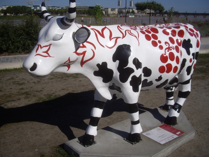 Vachement belle la vache de la Cow Parade !!! - Bordeaux