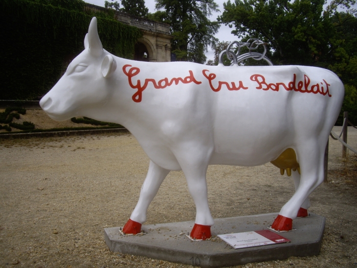 Vache de la Cow Parade au Jardin Public. - Bordeaux