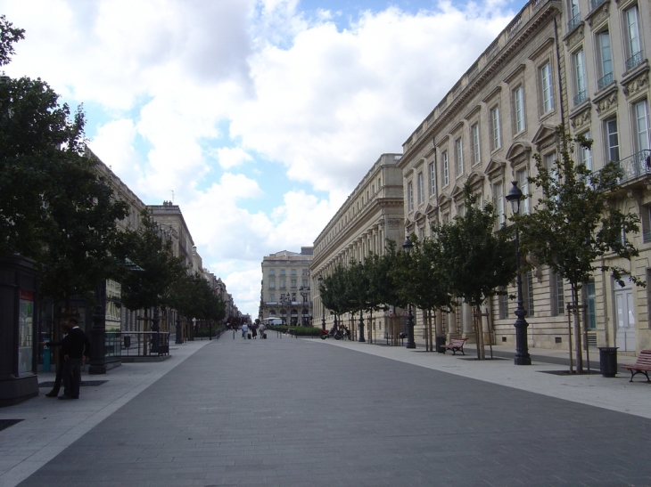 Cours du chapeau rouge - Bordeaux