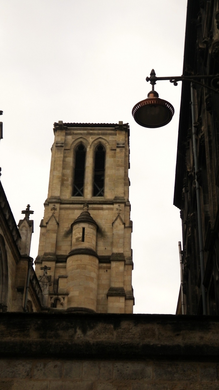 Clocher de l'église Saint Pierre XIV/XVème. - Bordeaux