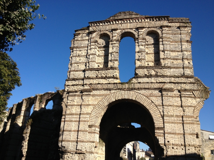 Le Palais Gallien, amphithéatre gallo-romain du 1er siècle. - Bordeaux