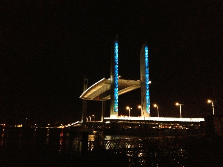 Le pont levant. - Bordeaux