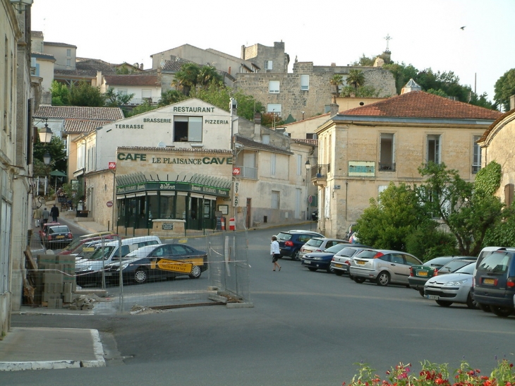 Bourg-sur-Gironde - Cours du Port