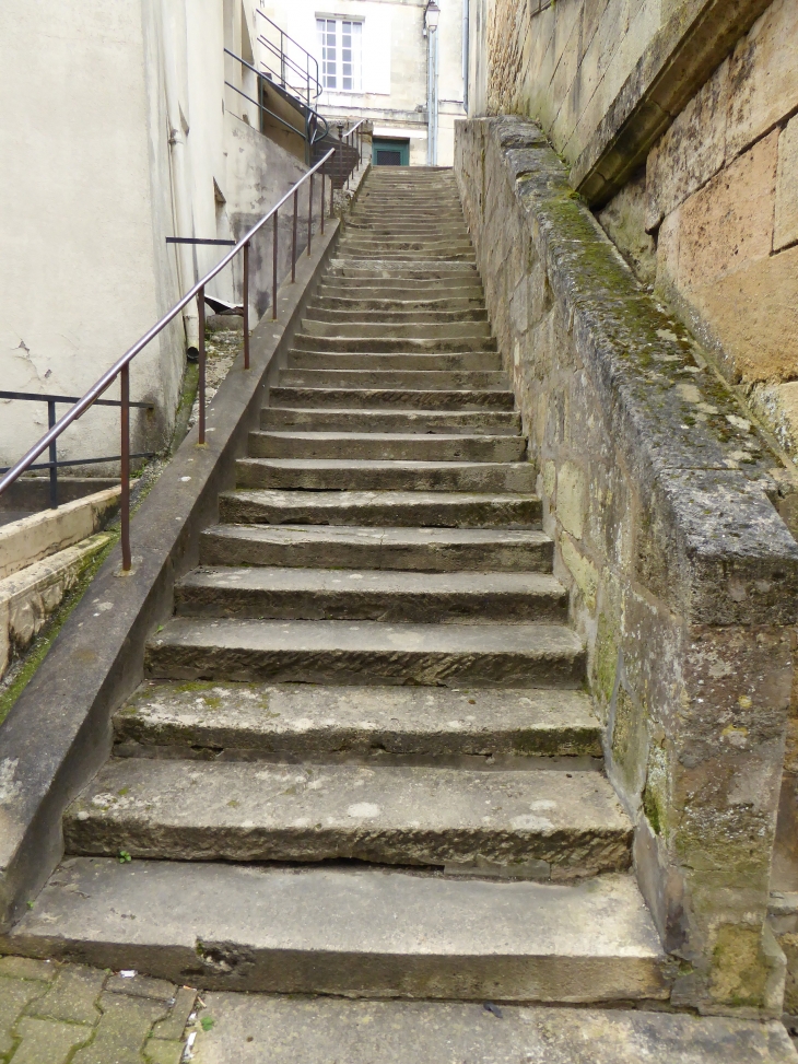 L'escalier entre les deux villes - Bourg