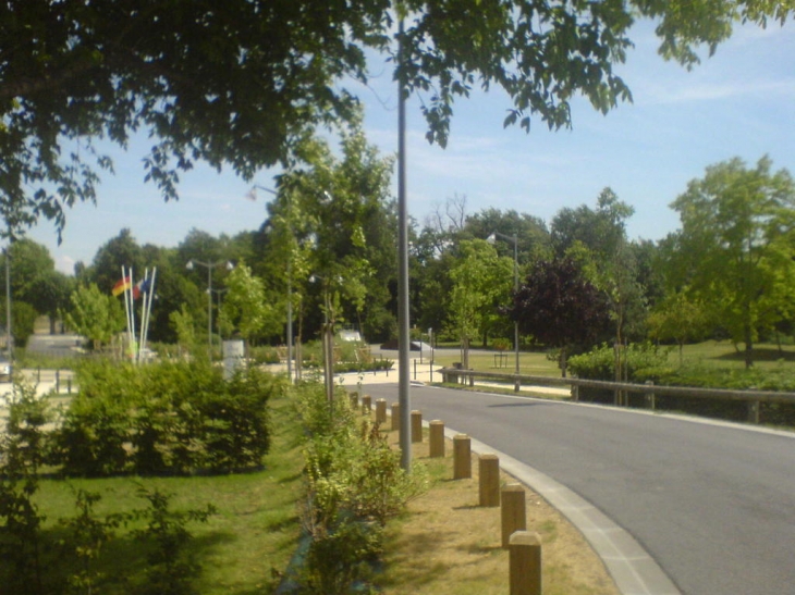 Une rue agréable - Castelnau-de-Médoc