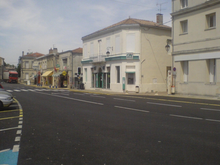 Route de Bordeaux - Castelnau-de-Médoc