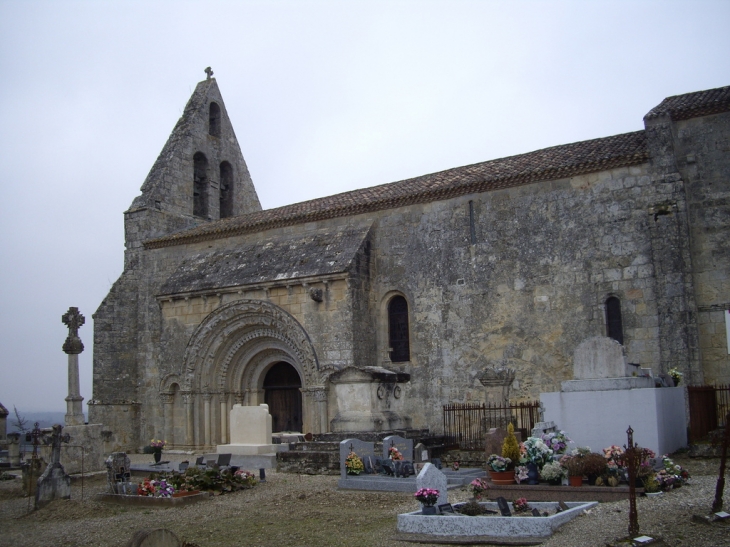 L'église romane Notre Dame 12ème (MH). - Castelviel