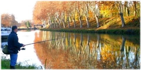 Pêcheur sur canal - Castets-en-Dorthe