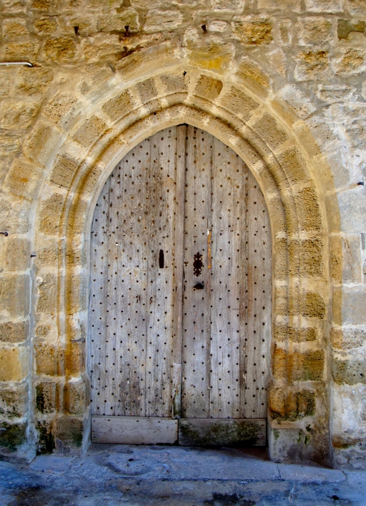 Portail de l'église Saint Pierre. - Castillon-de-Castets