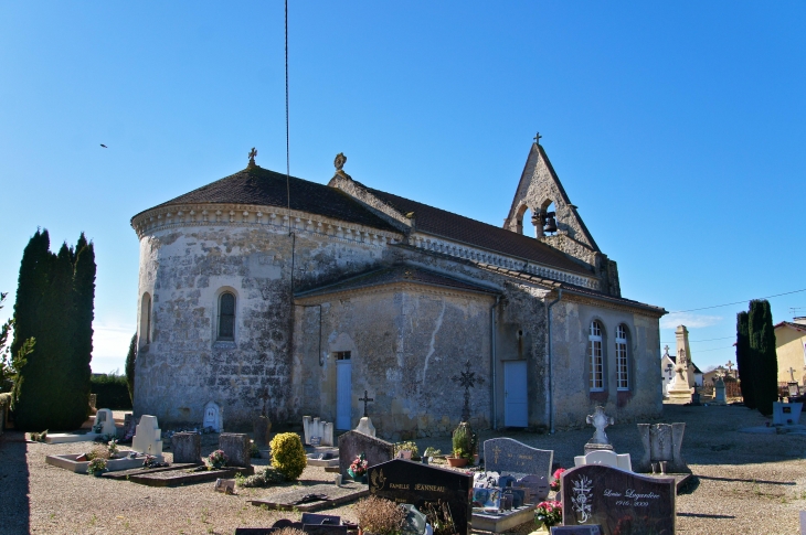 Le chevet de l'église Saint Pierre. - Castillon-de-Castets