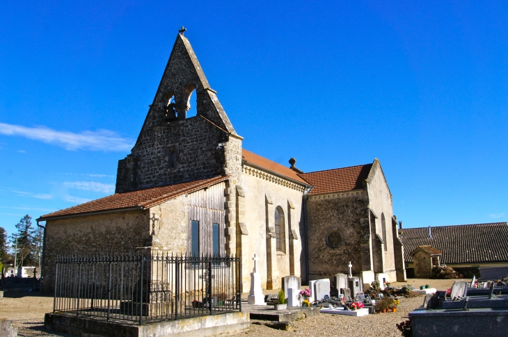 Façade Sud-ouest de l'église Saint Pierre. - Castillon-de-Castets