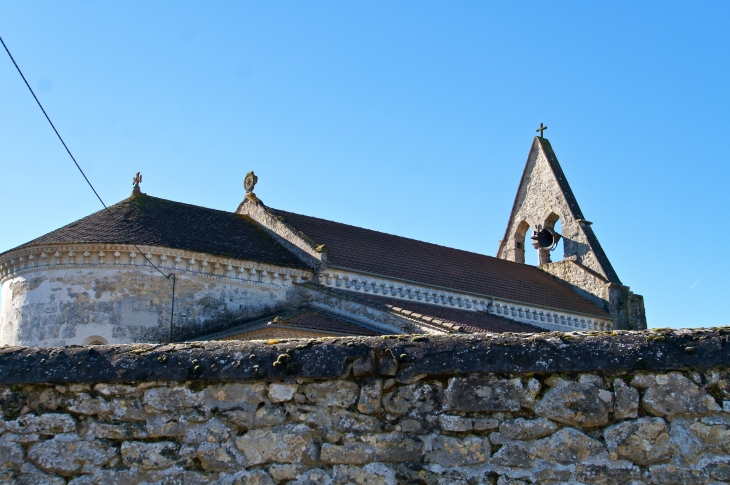 Le clocher de l'église Saint Pierre. - Castillon-de-Castets