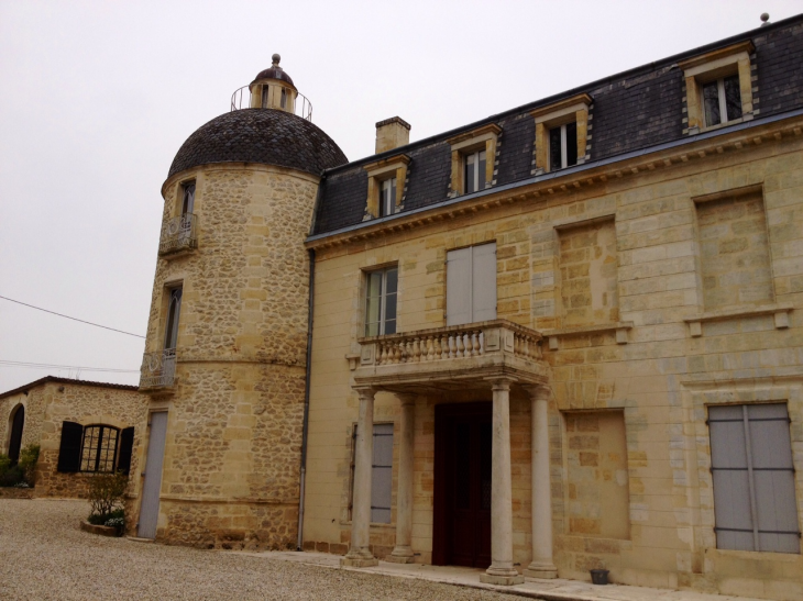 Château La Tour au vieux bourg, fin XVIIIème. - Cérons