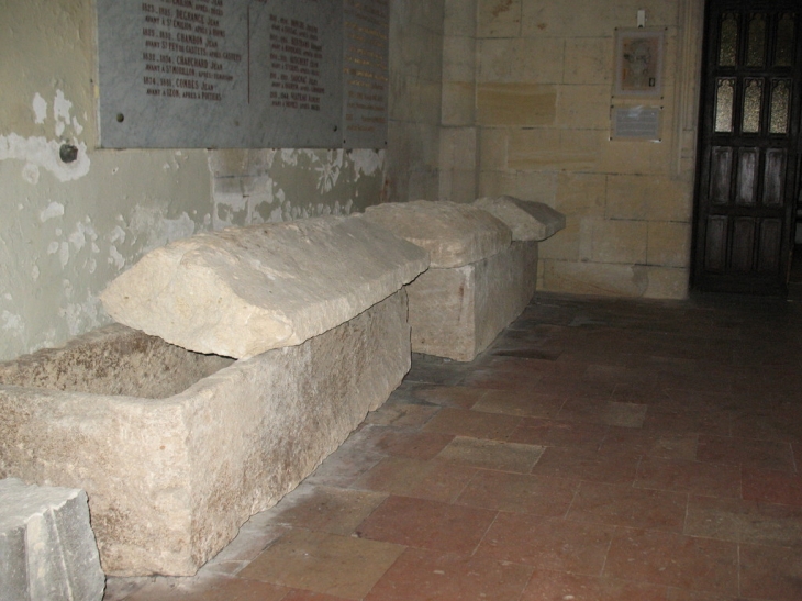 SARCOPHAGES EGLISE  ST JEAN BAPTISTE - Coutras