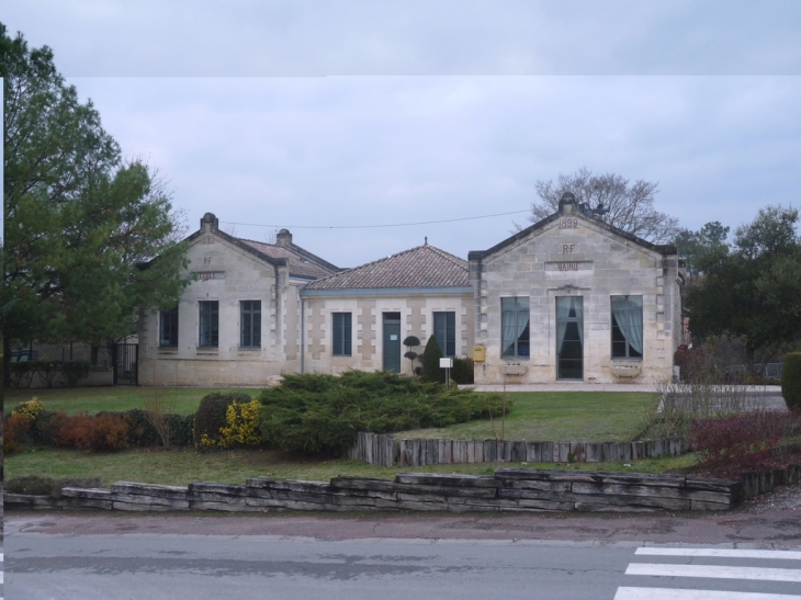 Ecole 1899 et Mairie - Cursan