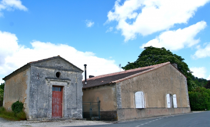 Maisons du bourg. - Cursan