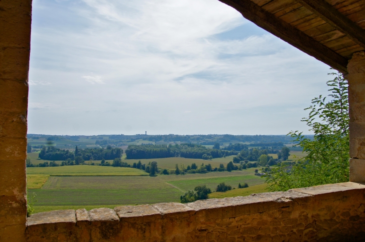 Vue sur la vallée du Drot. - Dieulivol