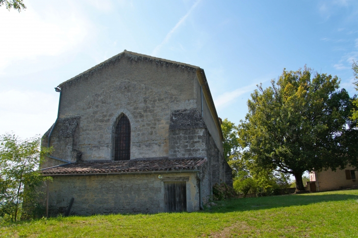 Le-chevet carré-de-l-eglise-saint-pierre-du-xiie-siecle - Dieulivol