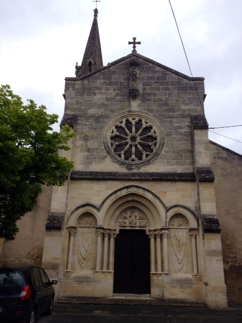 La façade de l'église. - Étauliers