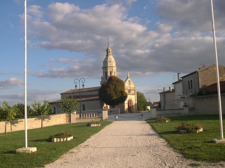 Eglise d'Eyrans