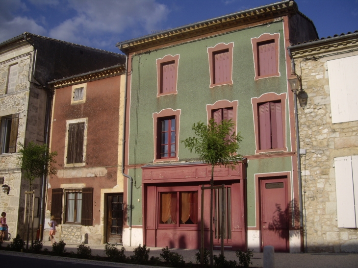 Maisons anciennes. - Gensac