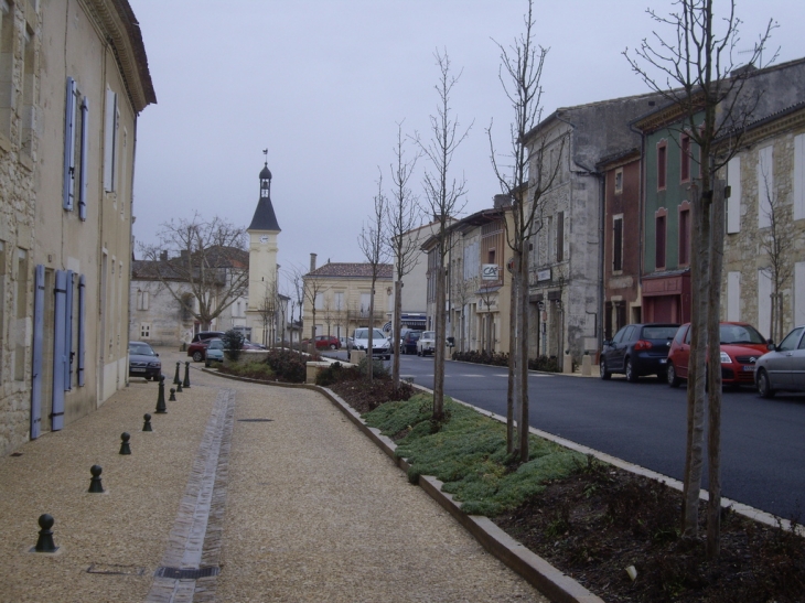 Le beffroi. - Gensac