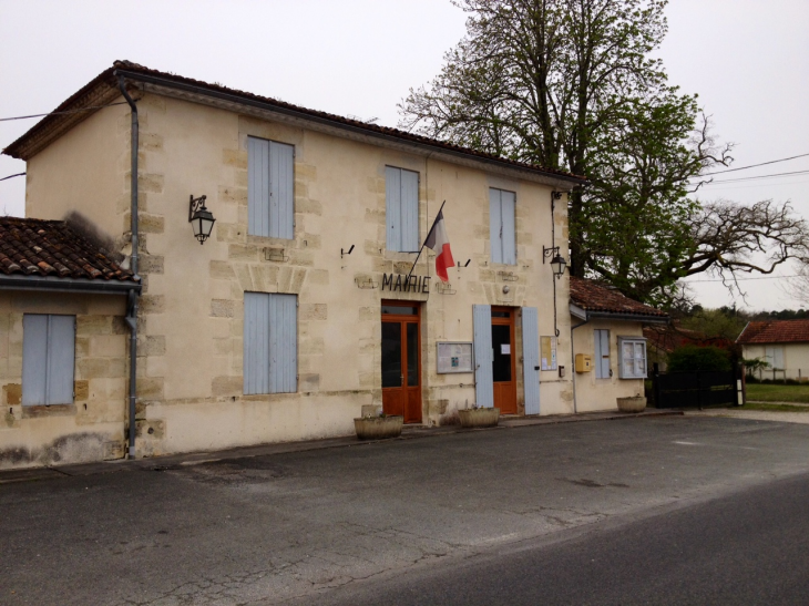 La mairie. - Guillos