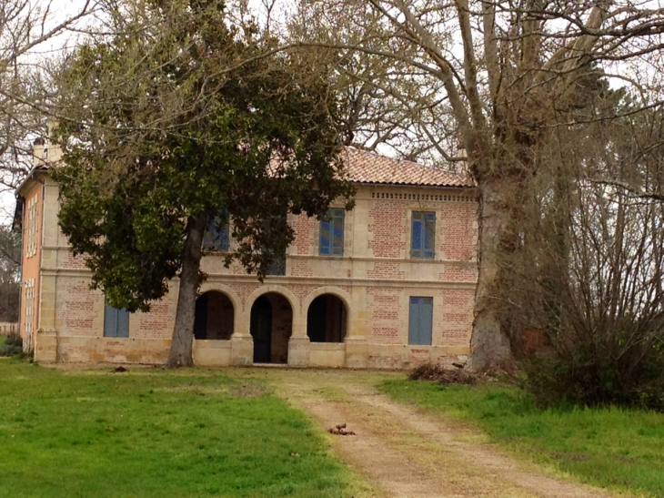 Belle maison bourgeoise au lieu-dit Canet. - Hostens