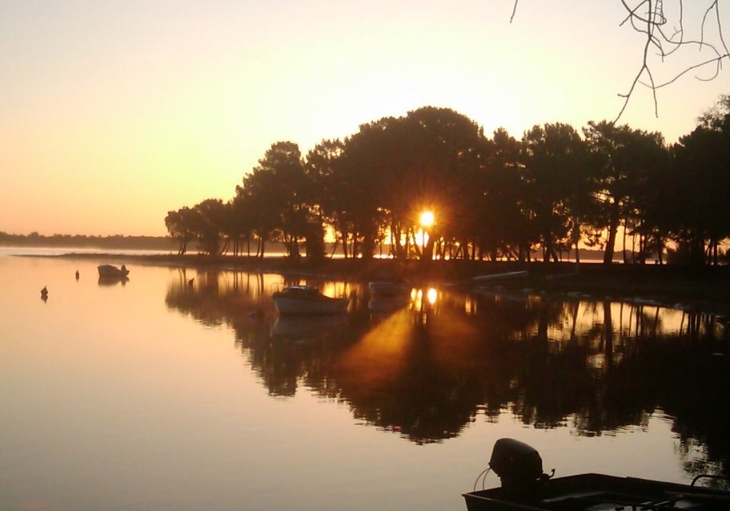 Lever de soleil sur la pointe de Piqueyrot - Hourtin