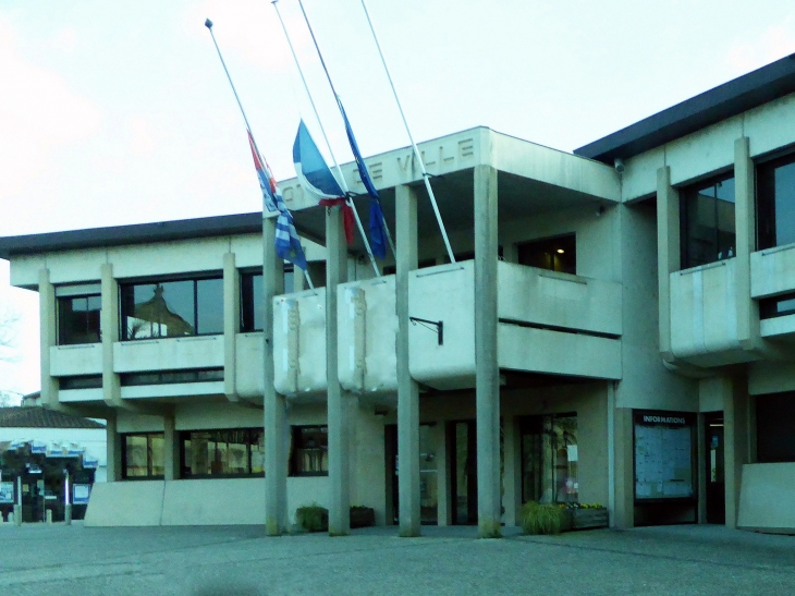 La mairie - La Brède