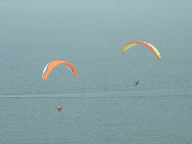 La Teste-de-Buch - Para-plans au dessus la plage de la Corniche