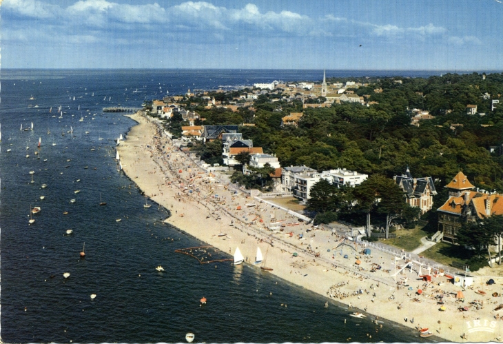 Le Moulleau-Pereire : Au fond Arcachon (carte postale de 1970) - La Teste-de-Buch