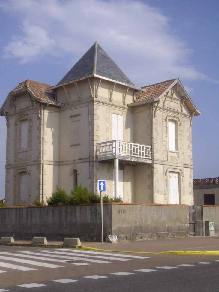 Villa belle époque en front de mer - Lacanau