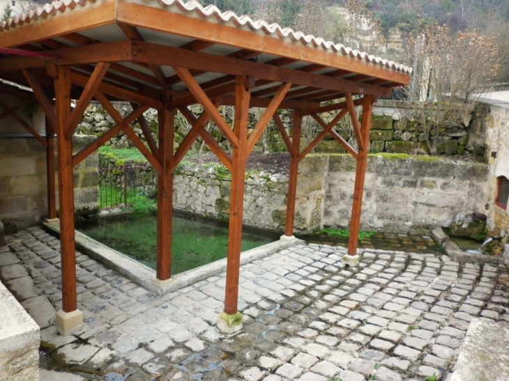 Le lavoir du Pied du Château à Langoiran.