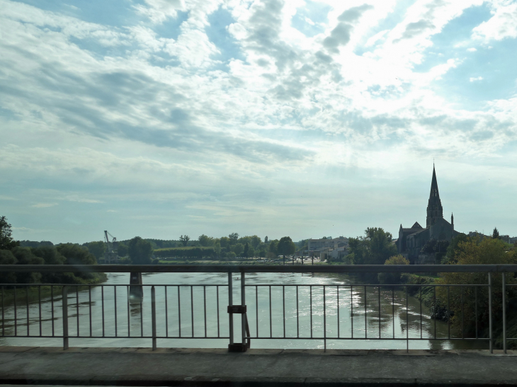 Vue du pont sur la Garonne - Langon