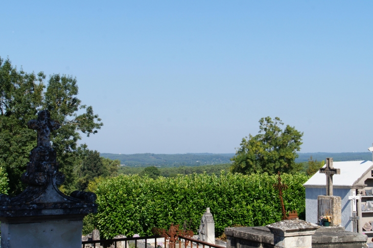 Vue de l'église Saint Nicolas. - Le Fieu