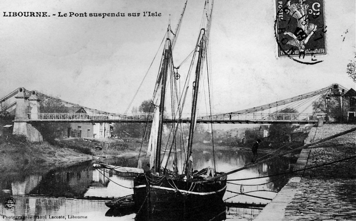 Le Pont suspendu sur l'Isle, vers 1910 (carte postale ancienne). - Libourne