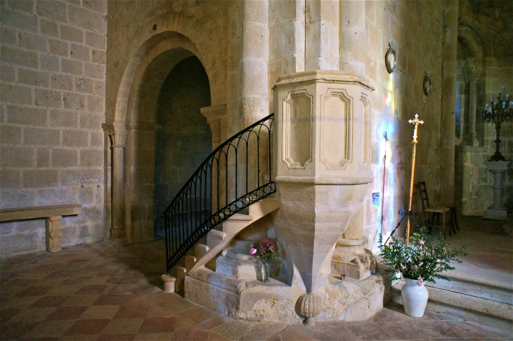 Eglise Saint Sathurnin, styles roman et gothique - Mauriac