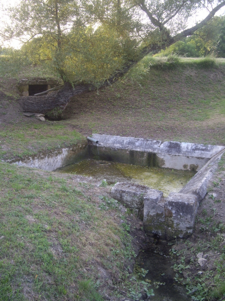 Source et lavoir. - Mérignas