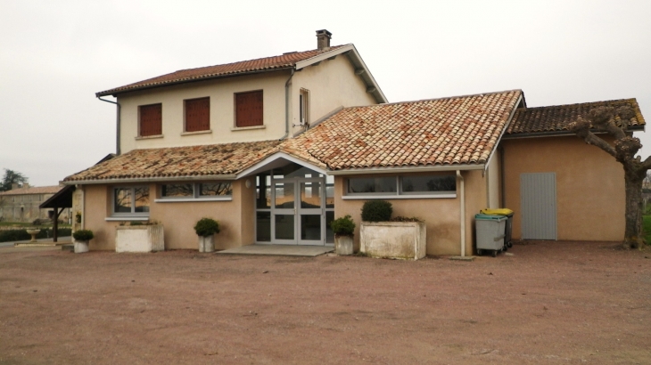 Le foyer rural. - Montignac