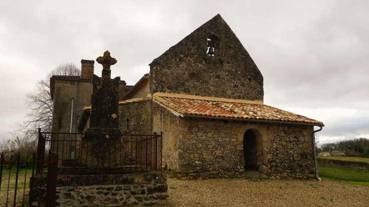 Petite église romane de Montpezat. - Mourens