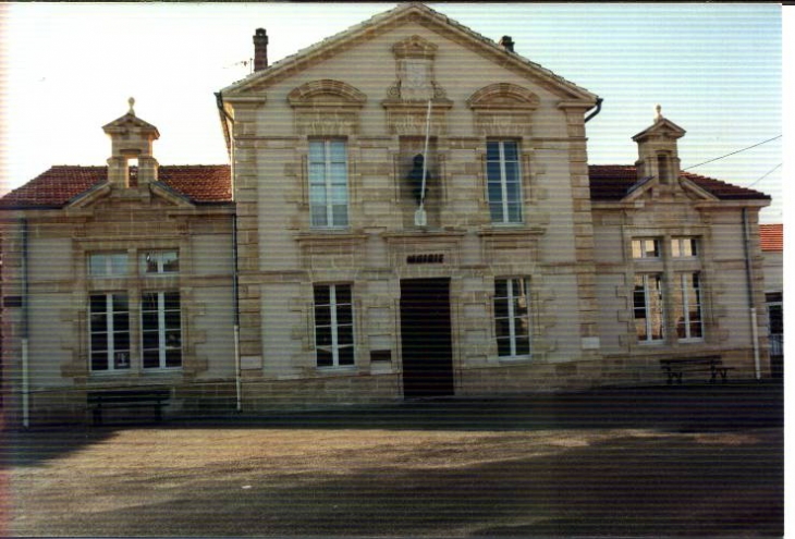 Façade de la mairie - Ordonnac